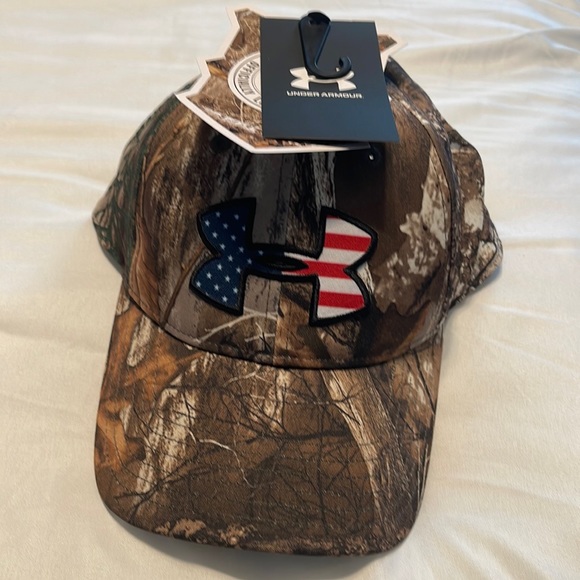 Under Armour Other - NWT Under Armour camo adjustable hat USA big flag realtree edge
